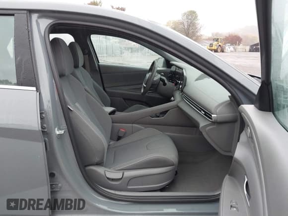 ✅ 2022 Hyundai Elantra SEL • VIN: KMHLN4AG4NU339597 • Lot: 43586652. Listed on IAAI with 27,361 mi. Free auction sales archive from the USA and detailed vehicle history report at DreamBid. Image 5.