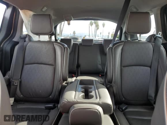 ✅ 2022 Honda Odyssey Elite • VIN: 5FNRL6H99NB024570 • Lot: 92631215. Wystawiony na Copart z przebiegiem 65 127 mil. Bezpłatny archiwum sprzedaży aukcyjnych z USA i szczegółowy raport historii pojazdu na DreamBid. Zdjęcie 10.