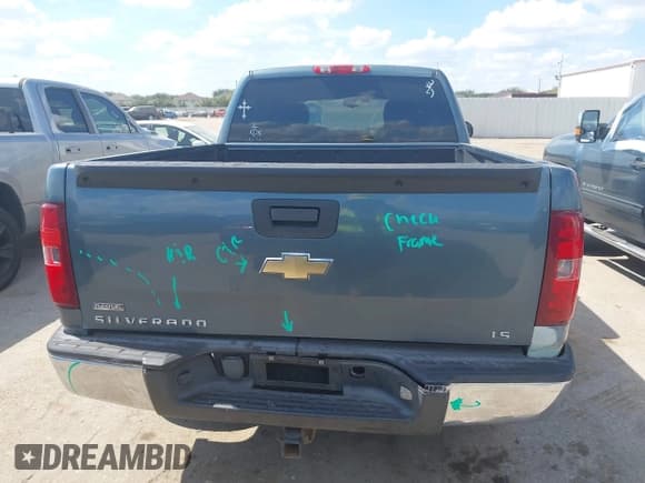 ✅ 2011 Chevrolet Silverado 1500 LS • VIN: 1GCRCREA9BZ210888 • Лот: 43399915. Опубликован ранее на IAAI с пробегом 185 993 миль. Бесплатный доступ к архиву аукционных продаж из США и подробный отчёт об истории автомобиля на DreamBid. Изображение 16.