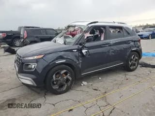 ✅ 2022 Hyundai Venue Limited • VIN: KMHRC8A3XNU187748 • Lot: 51633135. Wystawiony na Copart z przebiegiem 59 933 mil. Bezpłatny archiwum sprzedaży aukcyjnych z USA i szczegółowy raport historii pojazdu na DreamBid. Zdjęcie 1.