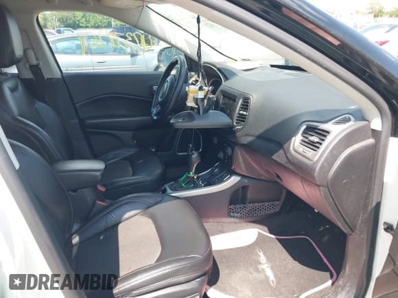 ✅ 2018 Jeep Compass Latitude • VIN: 3C4NJDBB2JT328209 • Lot: 42378767. Listed on IAAI with 94,239 mi. Free auction sales archive from the USA and detailed vehicle history report at DreamBid. Image 5.