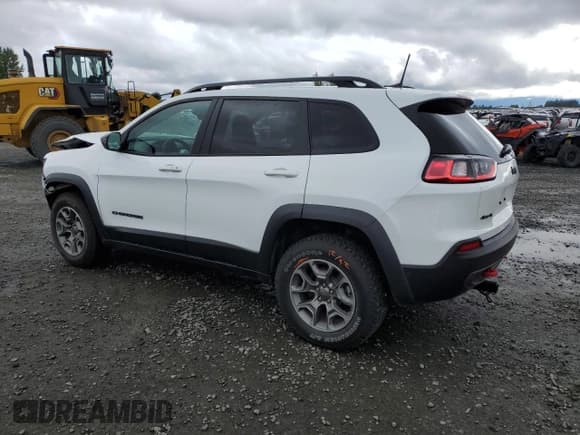 ✅ 2023 Jeep Cherokee Trailhawk • VIN: 1C4PJMBN9PD105666 • Lot: 71781754. Wystawiony na Copart z przebiegiem 13 684 mil. Bezpłatny archiwum sprzedaży aukcyjnych z USA i szczegółowy raport historii pojazdu na DreamBid. Zdjęcie 2.