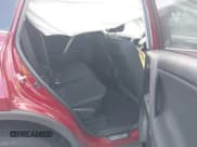 ✅ 2018 Toyota RAV4 LE • VIN: 2T3BFREV4JW827805 • Lot: 43401529. Wystawiony na IAAI z przebiegiem 81 692 mil. Bezpłatny archiwum sprzedaży aukcyjnych z USA i szczegółowy raport historii pojazdu na DreamBid. Zdjęcie 8.