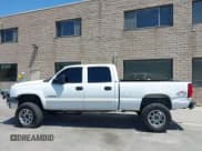 ✅ 2005 Chevrolet Silverado 2500HD LS • VIN: 1GCHK23U35F803784 • Lot: 42185294. Wystawiony na IAAI z przebiegiem 205 539 mil. Bezpłatny archiwum sprzedaży aukcyjnych z USA i szczegółowy raport historii pojazdu na DreamBid. Zdjęcie 14.
