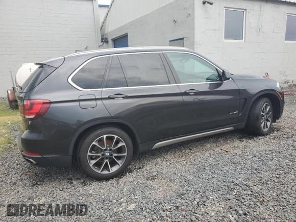✅ 2018 BMW X5 xDrive35d • VIN: 5UXKS4C52J0Y20517 • Лот: 65789035. Опубликован ранее на Copart с пробегом 118 389 миль. Бесплатный доступ к архиву аукционных продаж из США и подробный отчёт об истории автомобиля на DreamBid. Изображение 3.