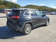 ✅ 2017 Jeep Cherokee Latitude • VIN: 1C4PJLCBXHW644477 • Lot: 86299595. Wystawiony na Copart z przebiegiem 123 838 mil. Bezpłatny archiwum sprzedaży aukcyjnych z USA i szczegółowy raport historii pojazdu na DreamBid. Zdjęcie 3.