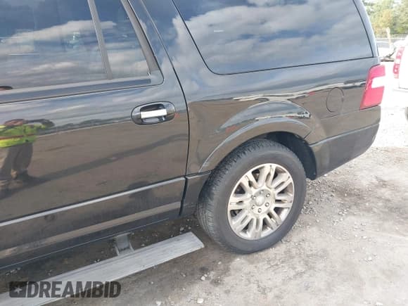 ✅ 2012 Ford Expedition Max Limited • VIN: 1FMJK2A57CEF17514 • Lot: 43380113. Wystawiony na IAAI z przebiegiem 263 817 mil. Bezpłatny archiwum sprzedaży aukcyjnych z USA i szczegółowy raport historii pojazdu na DreamBid. Zdjęcie 6.