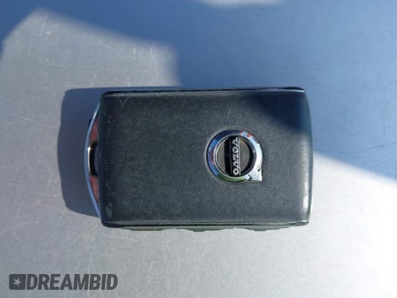 ✅ 2020 Volvo XC40 R-Design • VIN: YV4162UM4L2342374 • Lot: 42730410. Listed on IAAI with 66,809 mi. Free auction sales archive from the USA and detailed vehicle history report at DreamBid. Image 11.