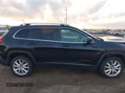 ✅ 2015 Jeep Cherokee Limited • VIN: 1C4PJMDS1FW512953 • Lot: 43323859. Wystawiony na IAAI z przebiegiem 110 937 mil. Bezpłatny archiwum sprzedaży aukcyjnych z USA i szczegółowy raport historii pojazdu na DreamBid. Zdjęcie 14.