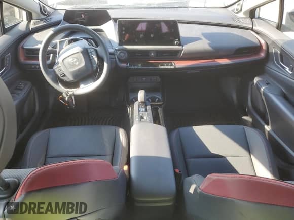 2025 Toyota Prius SE с VIN JTDACACU8S3041073, выставлен на аукционе Copart как лот 70349115 с пробегом 1 085 миль миль и Списание • Salvage title. История ставок и продаж доступна на DreamBid. Изображение 8.