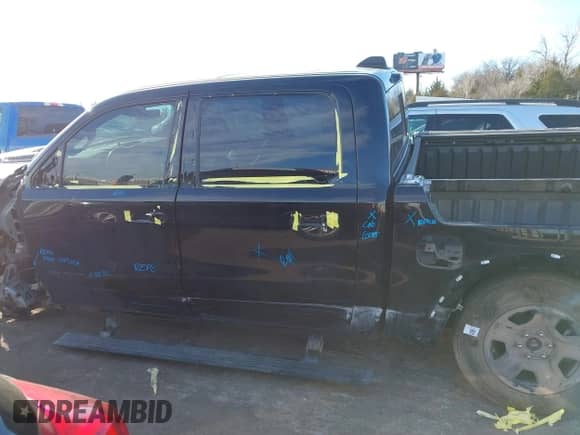 2023 Ram 1500 Limited с VIN 1C6SRFHMXPN504441, выставлен на аукционе IAAI как лот 41384101 с пробегом 21 601 миль миль и . История ставок и продаж доступна на DreamBid. Изображение 15.