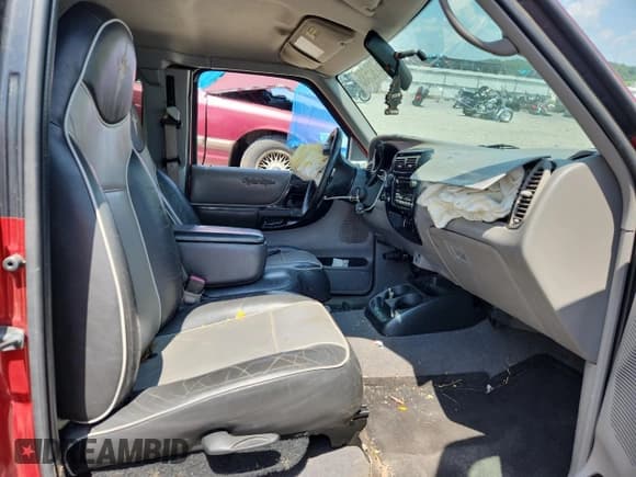 ✅ 1999 Mazda B-Series SE • VIN: 4F4ZR17XXXTM45836 • Lot: 65792535. Wystawiony na Copart z przebiegiem 200 595 mil. Bezpłatny archiwum sprzedaży aukcyjnych z USA i szczegółowy raport historii pojazdu na DreamBid. Zdjęcie 7.