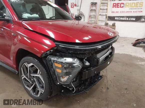 ✅ 2025 Hyundai Kona N Line S • VIN: KM8HBCA33SU205374 • Лот: 41253782. Опубликован ранее на IAAI с пробегом 626 миль. Бесплатный доступ к архиву аукционных продаж из США и подробный отчёт об истории автомобиля на DreamBid. Изображение 18.