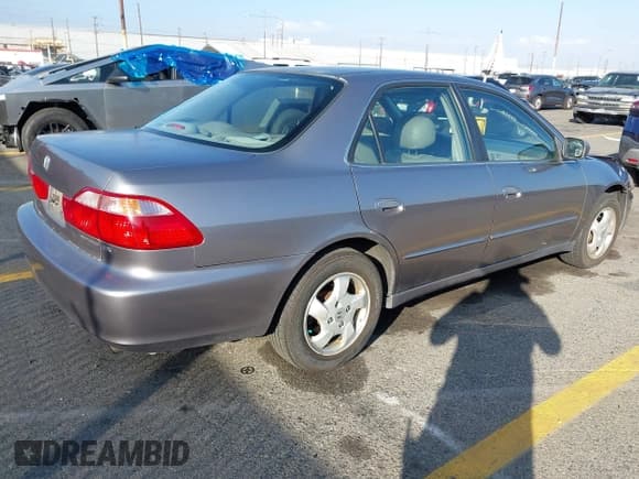 ✅ 2000 Honda Accord EX • VIN: JHMCG6608YC034358 • Lot: 43512691. Listed on IAAI with 180,580 mi. Free auction sales archive from the USA and detailed vehicle history report at DreamBid. Image 4.
