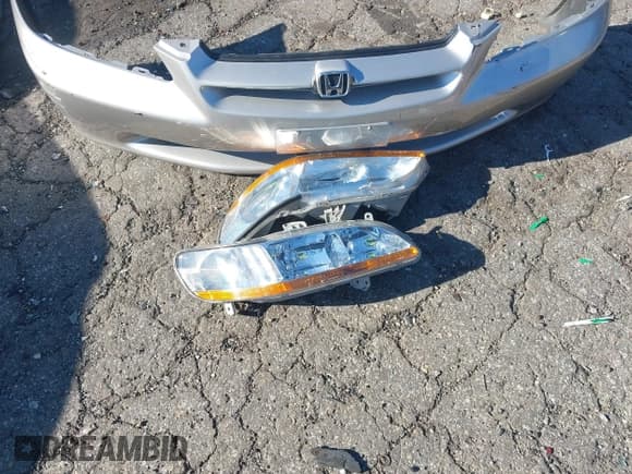 ✅ 1999 Honda Accord LX • VIN: 1HGCG1645XA009016 • Lot: 43609025. Listed on IAAI with 65,635 mi. Free auction sales archive from the USA and detailed vehicle history report at DreamBid. Image 12.