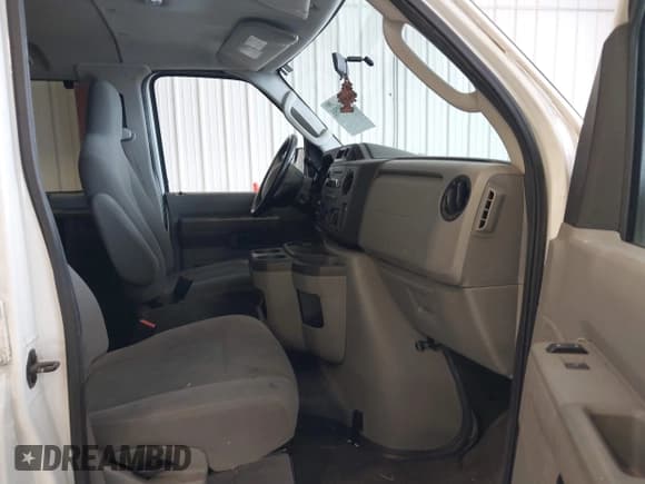 ✅ 2010 Ford Econoline Passenger XL • VIN: 1FBSS3BL2ADA68410 • Lot: 42359755. Listed on IAAI with 233,955 mi. Free auction sales archive from the USA and detailed vehicle history report at DreamBid. Image 5.