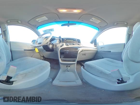 ✅ 2011 Toyota Sienna • VIN: 5TDZK3DC9BS040018 • Лот: 92837365. Опубликован ранее на Copart с пробегом 136 438 миль. Бесплатный доступ к архиву аукционных продаж из США и подробный отчёт об истории автомобиля на DreamBid. Изображение 15.