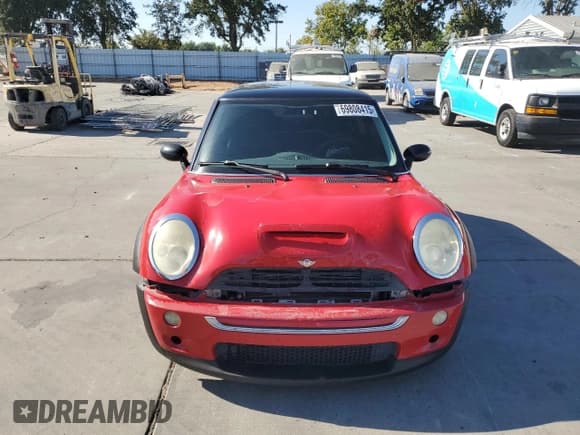 ✅ 2004 MINI Hardtop S • VIN: WMWRE33474TD87823 • Lot: 69808415. Listed on Copart with 199,988 mi. Free auction sales archive from the USA and detailed vehicle history report at DreamBid. Image 5.