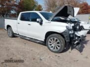 ✅ 2021 Chevrolet Silverado 1500 High Country • VIN: 1GCUYHET0MZ353142 • Lot: 40707765. Wystawiony na IAAI z przebiegiem 20 765 mil. Bezpłatny archiwum sprzedaży aukcyjnych z USA i szczegółowy raport historii pojazdu na DreamBid. Zdjęcie 1.