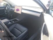 ✅ 2023 Tesla Model 3 • VIN: 5YJ3E1EA0PF540790 • Lot: 43580803. Wystawiony na IAAI z przebiegiem 21 936 mil. Bezpłatny archiwum sprzedaży aukcyjnych z USA i szczegółowy raport historii pojazdu na DreamBid. Zdjęcie 5.