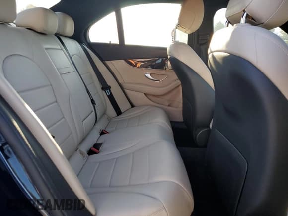 ✅ 2018 Mercedes-Benz C 300 • VIN: 55SWF4KB8JU243183 • Лот: 86616775. Опубликован ранее на Copart с пробегом 77 960 миль. Бесплатный доступ к архиву аукционных продаж из США и подробный отчёт об истории автомобиля на DreamBid. Изображение 10.