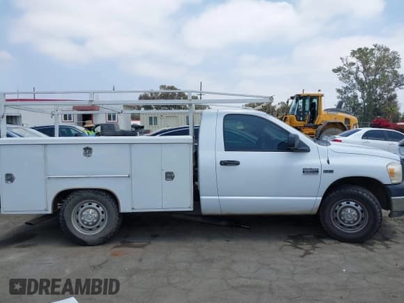 ✅ 2007 Dodge 2500 ST • VIN: 3D6WR26D77G817472 • Лот: 42416653. Опубликован ранее на IAAI с пробегом 171 270 миль. Бесплатный доступ к архиву аукционных продаж из США и подробный отчёт об истории автомобиля на DreamBid. Изображение 13.