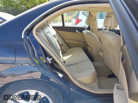 ✅ 2014 Mercedes-Benz C 300 Sport • VIN: WDDGF8AB3EG167534 • Lot: 43192117. Listed on IAAI with 63,802 mi. Free auction sales archive from the USA and detailed vehicle history report at DreamBid. Image 8.