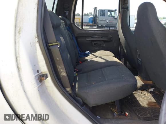 ✅ 2001 Ford Explorer Sport Trac • VIN: 1FMZU77E61UA32995 • Lot: 42249255. Wystawiony na IAAI z przebiegiem 307 869 mil. Bezpłatny archiwum sprzedaży aukcyjnych z USA i szczegółowy raport historii pojazdu na DreamBid. Zdjęcie 8.