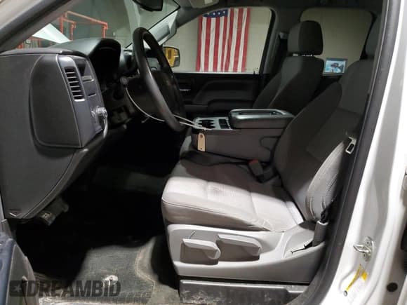 ✅ 2018 Chevrolet Silverado 1500 LS • VIN: 1GCRCNEH1JZ295343 • Лот: 45388165. Опубликован ранее на Copart с пробегом 142 339 миль. Бесплатный доступ к архиву аукционных продаж из США и подробный отчёт об истории автомобиля на DreamBid. Изображение 7.