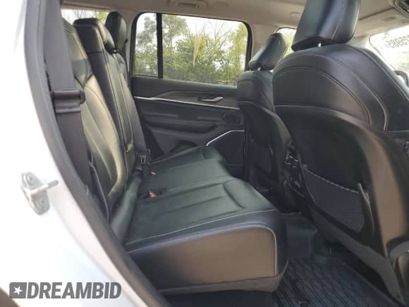 2022 Jeep Grand Cherokee Limited z VIN 1C4RJHBG9N8533812, wystawiony jako Copart lot #66925985 z przebiegiem 32 688 mil mil oraz Nie do naprawy • Non repairable. Historia ofert i sprzedaży dostępna na DreamBid. Obrazek 11.