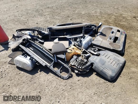 ✅ 2013 Dodge Challenger SXT • VIN: 2C3CDYAGXDH692284 • Lot: 73397214. Wystawiony na Copart z przebiegiem Nie podano. Bezpłatny archiwum sprzedaży aukcyjnych z USA i szczegółowy raport historii pojazdu na DreamBid. Zdjęcie 12.