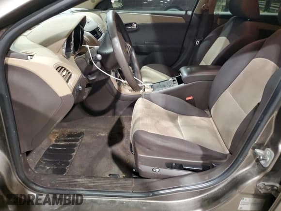 ✅ 2010 Chevrolet Malibu 1LS • VIN: 1G1ZB5EB4AF203697 • Lot: 73420834. Listed on Copart with 103,662 mi. Free auction sales archive from the USA and detailed vehicle history report at DreamBid. Image 7.