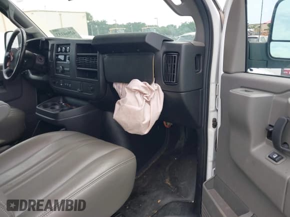 ✅ 2021 Chevrolet Express Cargo • VIN: 1GCWGAFP1M1244868 • Лот: 42964153. Опубликован ранее на IAAI с пробегом 62 764 миль. Бесплатный доступ к архиву аукционных продаж из США и подробный отчёт об истории автомобиля на DreamBid. Изображение 5.