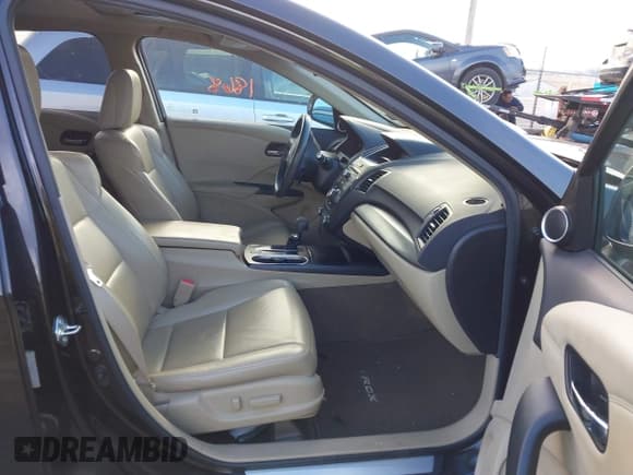 ✅ 2016 Acura RDX • VIN: 5J8TB4H36GL027372 • Lot: 43841868. Wystawiony na IAAI z przebiegiem 146 929 mil. Bezpłatny archiwum sprzedaży aukcyjnych z USA i szczegółowy raport historii pojazdu na DreamBid. Zdjęcie 5.