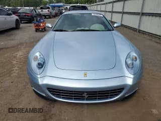 ✅ 2005 Ferrari 612 • VIN: ZFFAA54A750141304 • Lot: 59206635. Wystawiony na Copart z przebiegiem 22 458 mil. Bezpłatny archiwum sprzedaży aukcyjnych z USA i szczegółowy raport historii pojazdu na DreamBid. Zdjęcie 5.