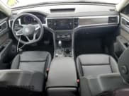 ✅ 2023 Volkswagen Atlas SE • VIN: 1V2KP2CA2PC552966 • Lot: 84928705. Wystawiony na Copart z przebiegiem 31 111 mil. Bezpłatny archiwum sprzedaży aukcyjnych z USA i szczegółowy raport historii pojazdu na DreamBid. Zdjęcie 8.