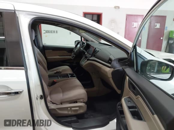 ✅ 2019 Honda Odyssey EX • VIN: 5FNRL6H51KB118600 • Lot: 43410633. Listed on IAAI with 144,039 mi. Free auction sales archive from the USA and detailed vehicle history report at DreamBid. Image 5.