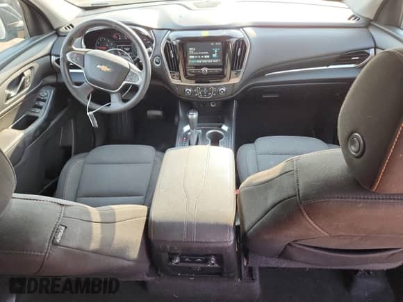 2019 Chevrolet Traverse LS с VIN 1GNERFKW5KJ139724, выставлен на аукционе Copart как лот 80838725 с пробегом 141 312 миль миль и Списание • Salvage title. История ставок и продаж доступна на DreamBid. Изображение 8.