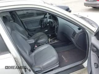 ✅ 2004 Hyundai Elantra GT • VIN: KMHDN56D34U104065 • Lot: 42773027. Wystawiony na IAAI z przebiegiem 161 989 mil. Bezpłatny archiwum sprzedaży aukcyjnych z USA i szczegółowy raport historii pojazdu na DreamBid. Zdjęcie 5.