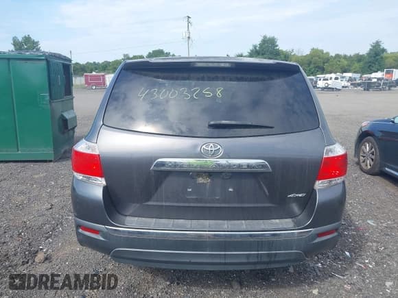 ✅ 2013 Toyota Highlander • VIN: 5TDBK3EH6DS206395 • Lot: 43003258. Listed on IAAI with 79,964 mi. Free auction sales archive from the USA and detailed vehicle history report at DreamBid. Image 16.
