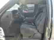 ✅ 2006 Chevrolet Silverado 1500 LT1 • VIN: 2GCEK13T961130173 • Lot: 69500414. Wystawiony na Copart z przebiegiem 195 532 mil mil. Skorzystaj z bezpłatnego archiwum sprzedaży aukcyjnych z USA i zobacz szczegółowy raport historii pojazdu na DreamBid. Zdjęcie 7.