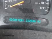 ✅ 2005 Chevrolet Suburban Z71 • VIN: 3GNFK16ZX5G284585 • Лот: 41588062. Опубликован ранее на IAAI с пробегом 212 848 миль. Бесплатный доступ к архиву аукционных продаж из США и подробный отчёт об истории автомобиля на DreamBid. Изображение 15.