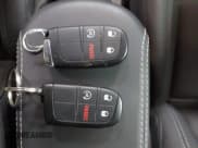 ✅ 2023 Jeep Renegade Limited • VIN: ZACNJDD10PPP14158 • Lot: 40370323. Wystawiony na IAAI z przebiegiem 12 484 mil. Bezpłatny archiwum sprzedaży aukcyjnych z USA i szczegółowy raport historii pojazdu na DreamBid. Zdjęcie 11.