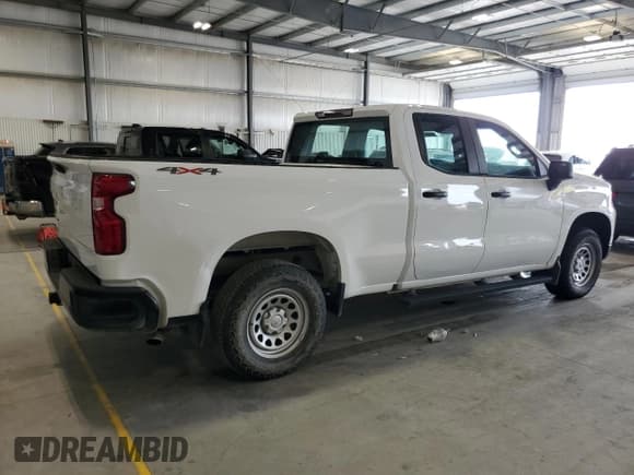 ✅ 2022 Chevrolet Silverado 1500 Work Truck • VIN: 1GCRDAEK2NZ550363 • Lot: 80304155. Wystawiony na Copart z przebiegiem 41 236 mil. Bezpłatny archiwum sprzedaży aukcyjnych z USA i szczegółowy raport historii pojazdu na DreamBid. Zdjęcie 3.
