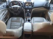 ✅ 2015 Ford C-Max SEL • VIN: 1FADP5CU8FL110106 • Lot: 92619155. Wystawiony na Copart z przebiegiem 96 904 mil. Bezpłatny archiwum sprzedaży aukcyjnych z USA i szczegółowy raport historii pojazdu na DreamBid. Zdjęcie 8.