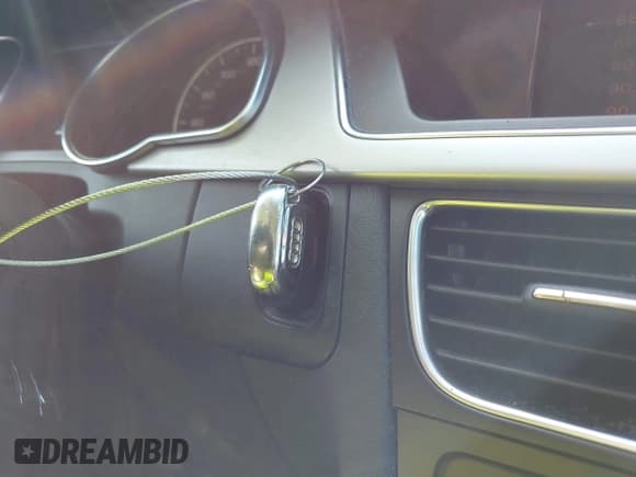 ✅ 2010 Audi A5 Prestige • VIN: WAUVKAFR9AA036757 • Lot: 42379915. Listed on IAAI with 237,283 mi. Free auction sales archive from the USA and detailed vehicle history report at DreamBid. Image 11.