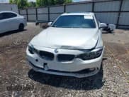 ✅ 2018 BMW 4 Series 430i xDrive • VIN: WBA4J3C5XJBL04818 • Lot: 42683902. Wystawiony na IAAI z przebiegiem 126 687 mil. Bezpłatny archiwum sprzedaży aukcyjnych z USA i szczegółowy raport historii pojazdu na DreamBid. Zdjęcie 6.