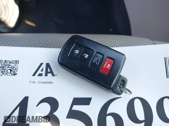 ✅ 2017 Toyota Highlander Limited Platinum • VIN: 5TDYZRFH5HS218017 • Lot: 43569903. Listed on IAAI with 221,162 mi. Free auction sales archive from the USA and detailed vehicle history report at DreamBid. Image 11.