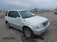 ✅ 2005 Suzuki Grand Vitara LX • VIN: JS3TD62V154100316 • Lot: 41985174. Wystawiony na IAAI z przebiegiem 61 069 mil. Bezpłatny archiwum sprzedaży aukcyjnych z USA i szczegółowy raport historii pojazdu na DreamBid. Zdjęcie 1.