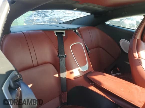 ✅ 2017 Aston Martin DB11 • VIN: SCFRMFAVXHGL01257 • Lot: 86535924. Wystawiony na Copart z przebiegiem 35 822 mil. Bezpłatny archiwum sprzedaży aukcyjnych z USA i szczegółowy raport historii pojazdu na DreamBid. Zdjęcie 10.